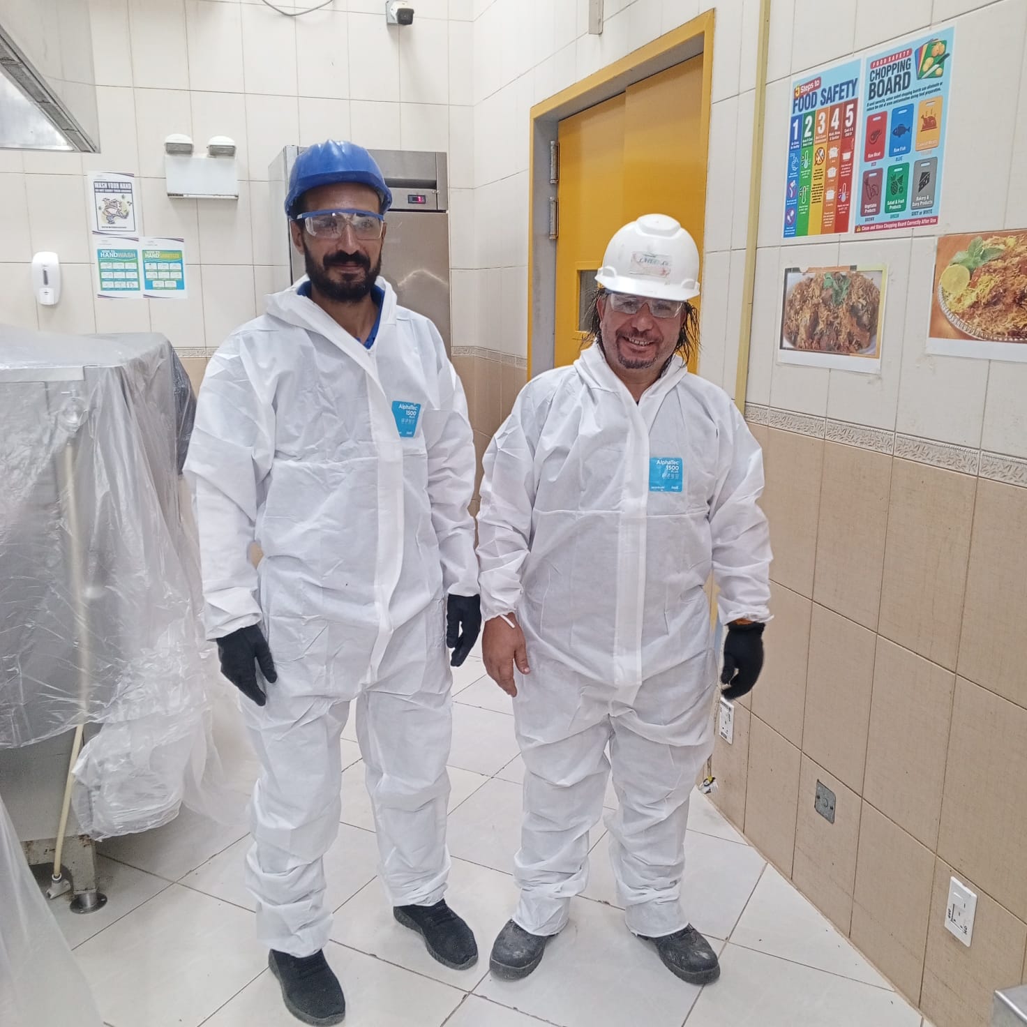 شركة تنظيف دكت مكيفات بالرياض -الفريق الفني في سهر كلين